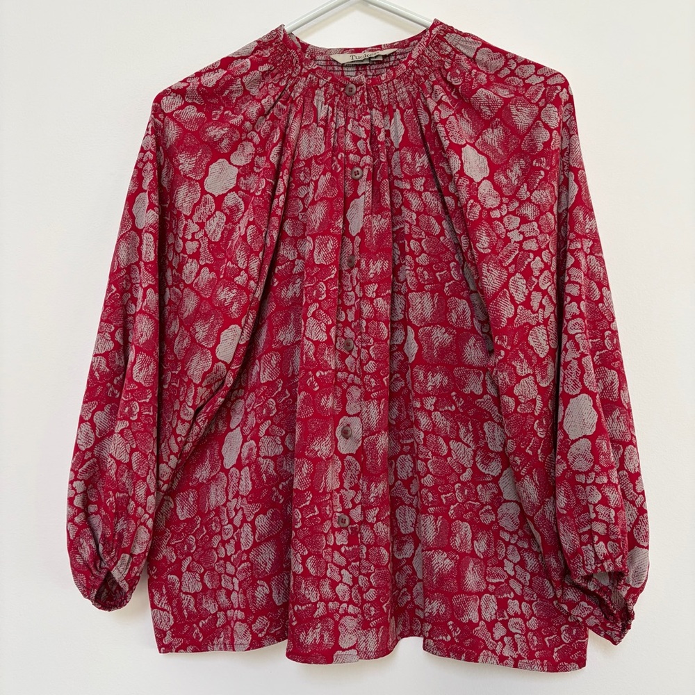Tucker Silk Buttoned Shirt Blouse Red Gray Size P